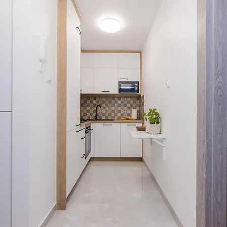 Shortstaypoland Twarda B35 *