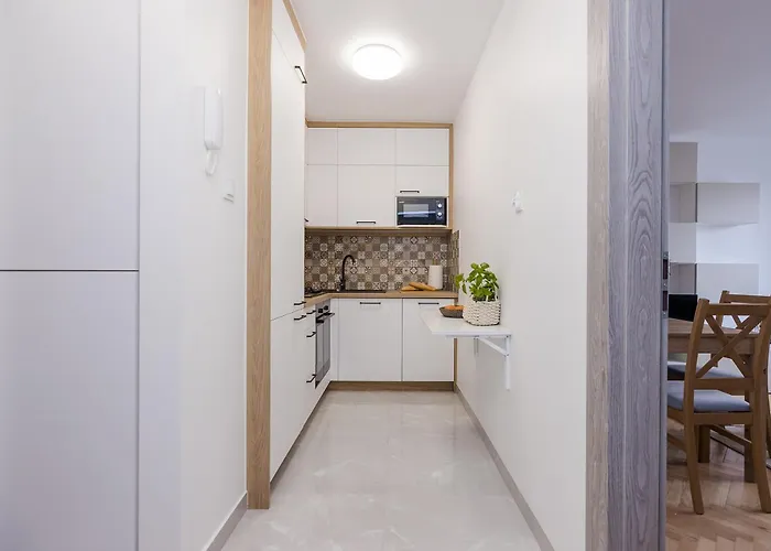 Shortstaypoland Twarda B35 *